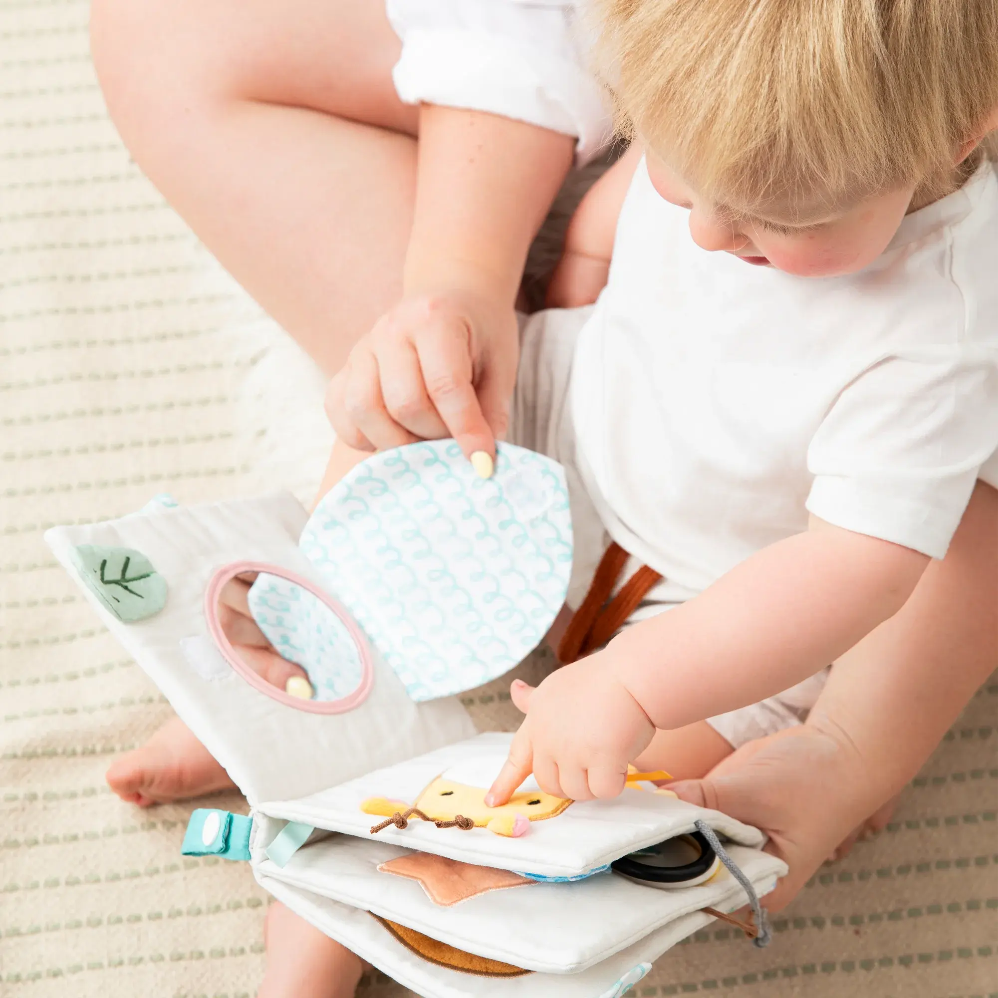 Living Textiles Living Textiles Playground Box 3: Nurturing Thoughtful Play (7-9M)