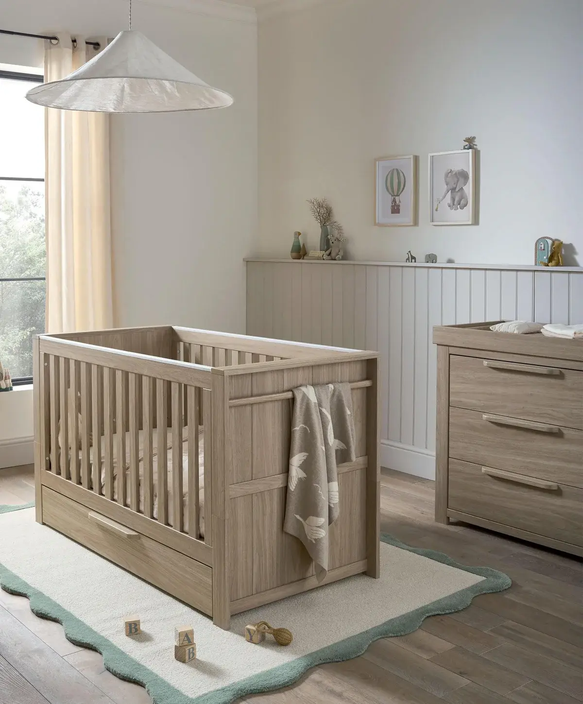 Mamas and Papas Mamas & Papas Franklin Cotbed Set With Essential Spring Cotbed Mattress (5 Pieces) - Light oak