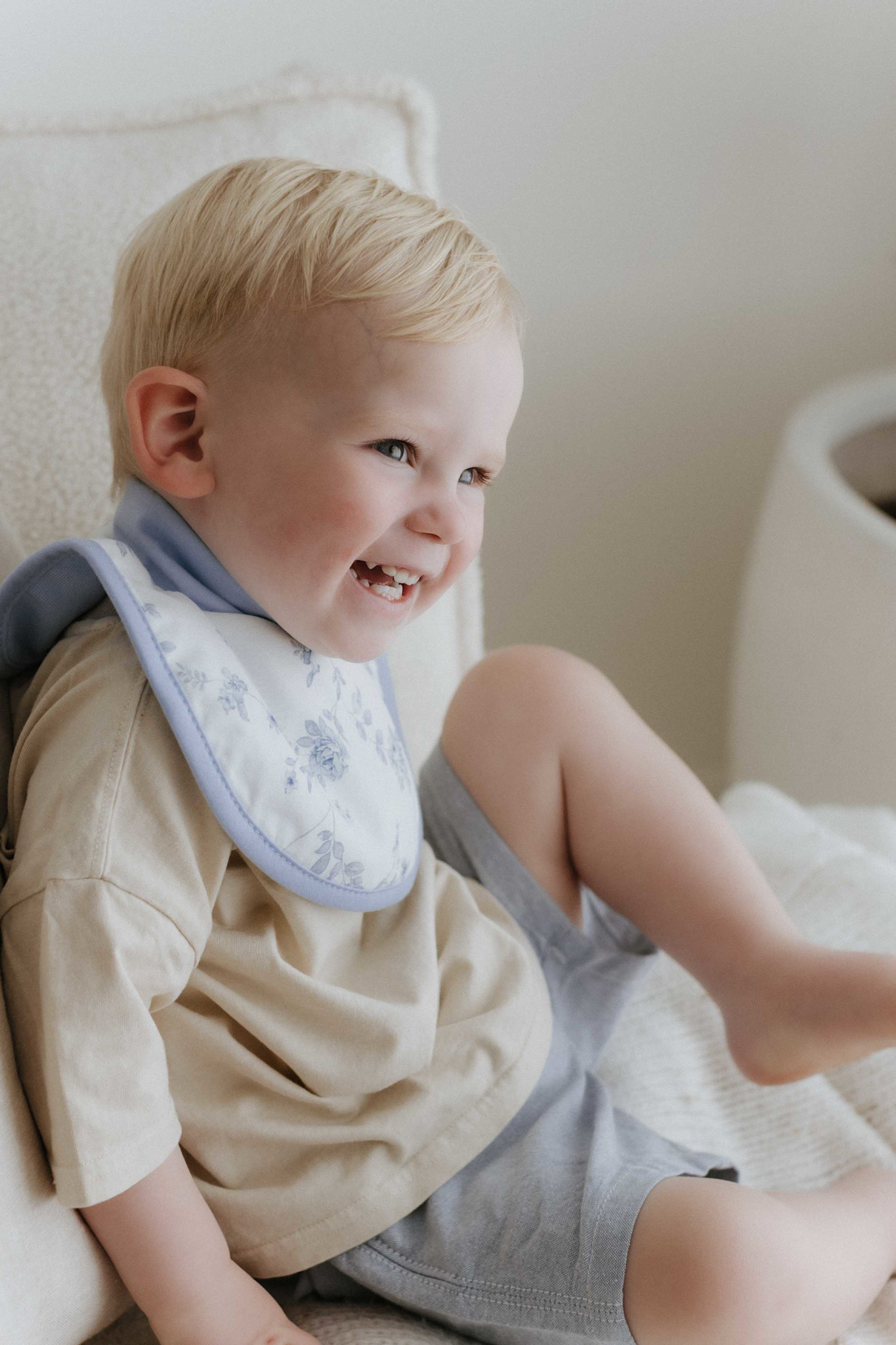 dry baby co. dry baby co. Waterproof Dribble Bib - 2 Pack - Vintage Blue Floral