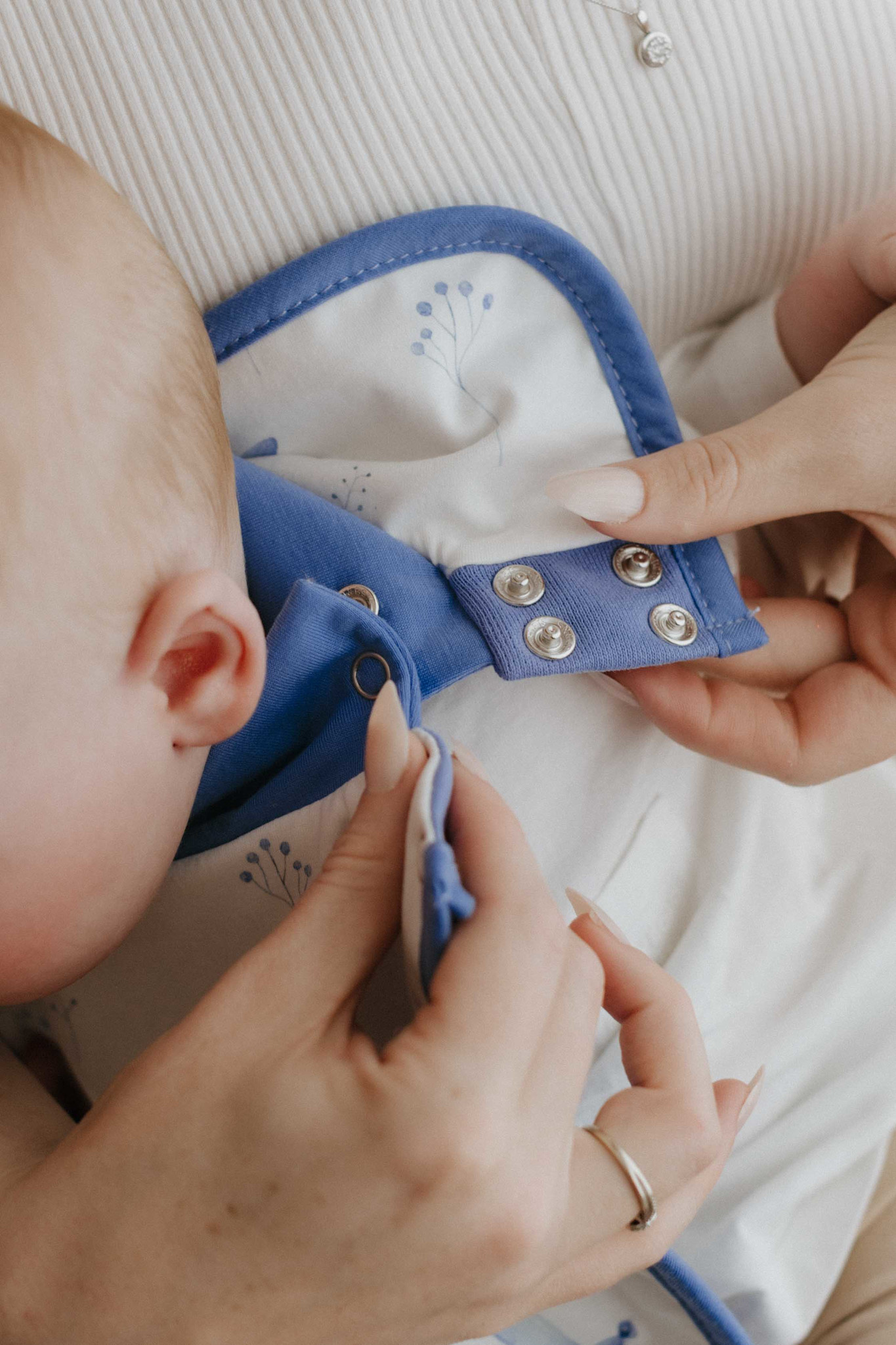 dry baby co. dry baby co. Waterproof Dribble Bib - 2 Pack - Vintage Blue Floral