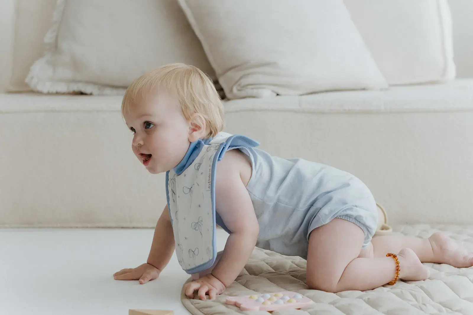 dry baby co. dry baby co. Waterproof Regular Coverage Bib - 2 Pack - Blue Bows