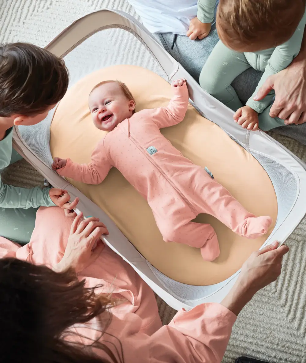 ErgoPouch ErgoPouch Easy Sleep Portable Bassinet Ecru