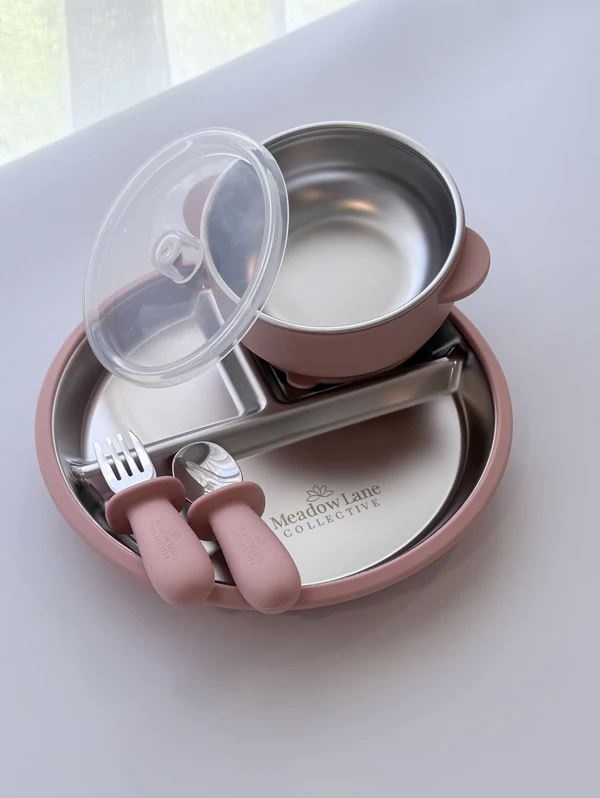 Meadow Lane Collective Stainless Steel + Suction Dinnerset - Pink