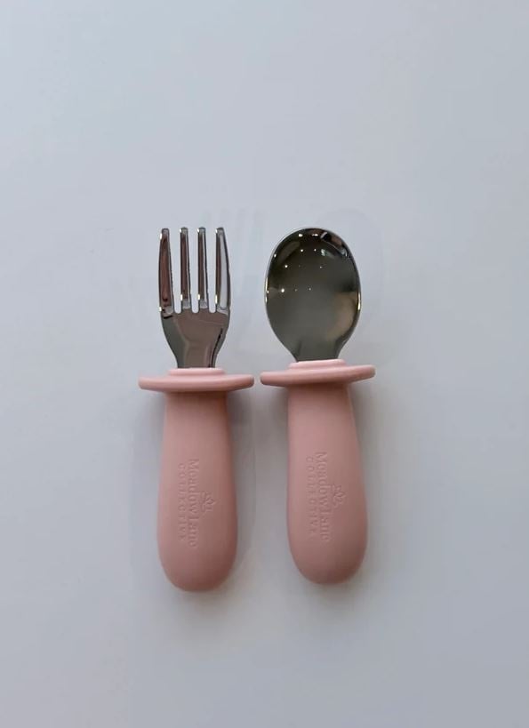 Meadow Lane Collective Stainless Steel + Suction Dinnerset - Pink