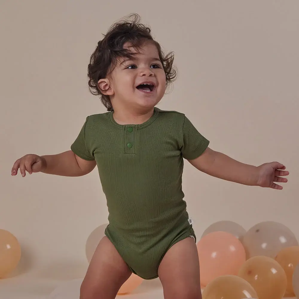 Snuggle Hunny Kids Snuggle Hunny Olive Short Sleeve Organic Bodysuit - Size 1