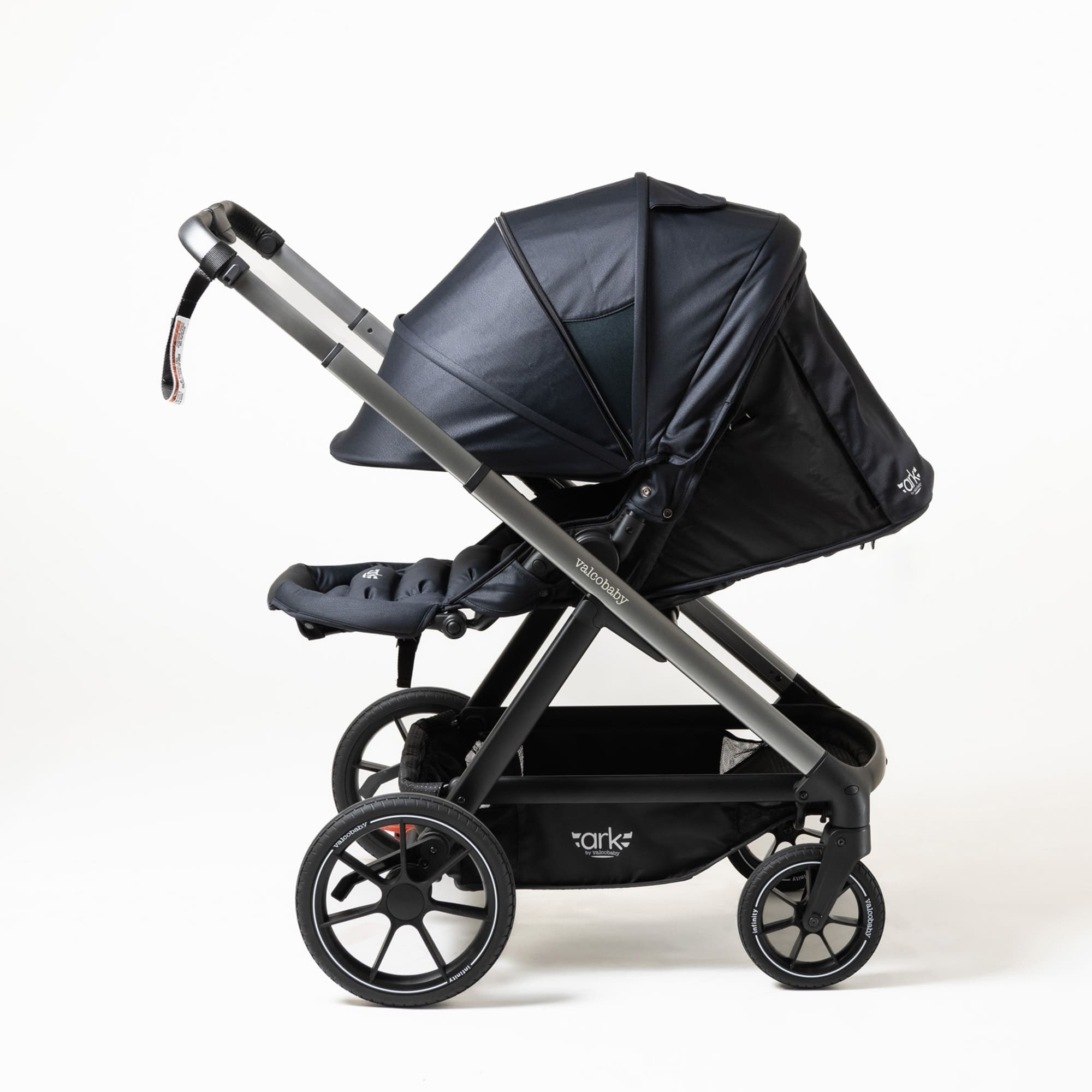Valco Valco ARK - with Infinity Wheels Onyx - Gun metal Frame