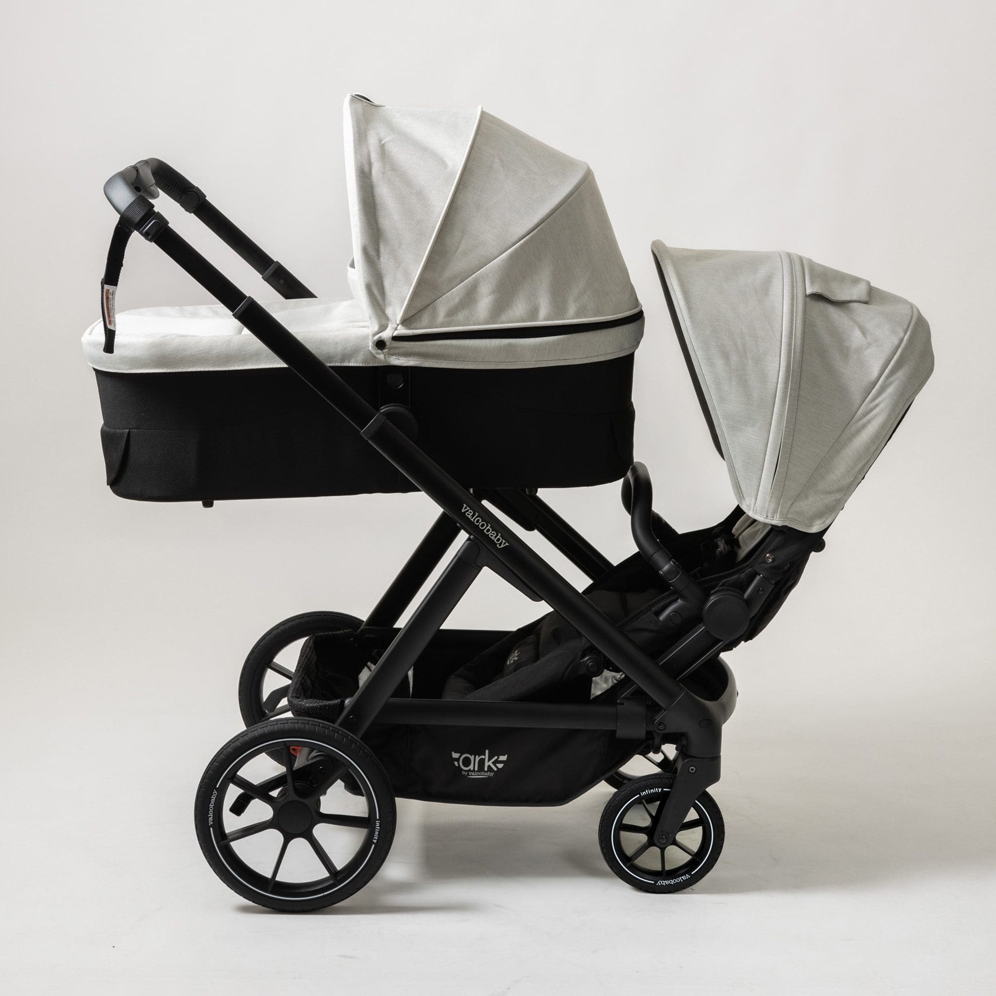 Valco Valco ARK - with Infinity Wheels Cloud - Black Frame