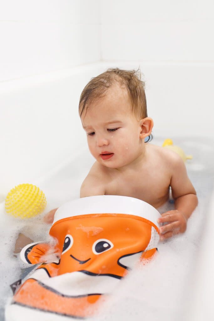 Benbat Benbat Scoop & Store Bath Basket Orange/White