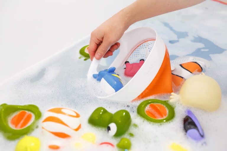 Benbat Benbat Scoop & Store Bath Basket Orange/White