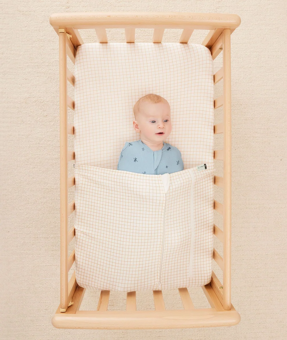 ErgoPouch ErgoPouch HugMe Blanket 0.2 & 1.0 TOG Caramel Grid