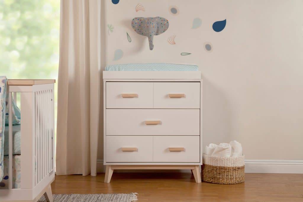 Babyletto Scoot Changer / Dresser Sweet Lullabies