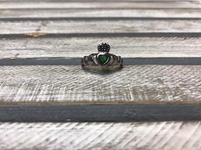 Emerald Green Claddagh Ring