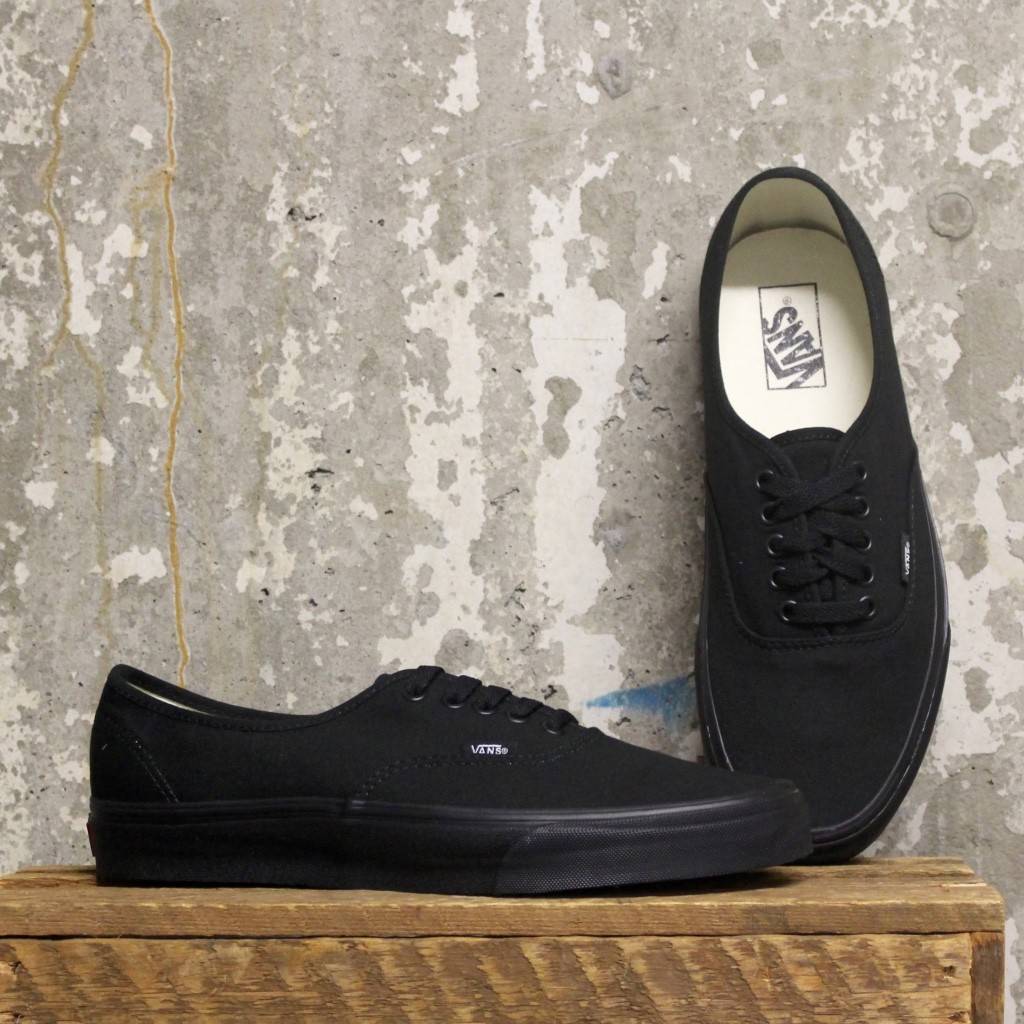 vans classic authentic black