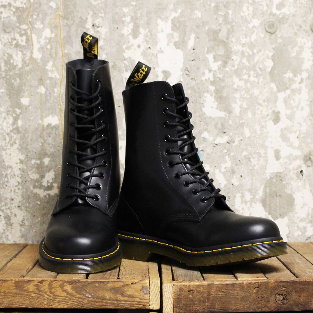 doc marten 1490 smooth