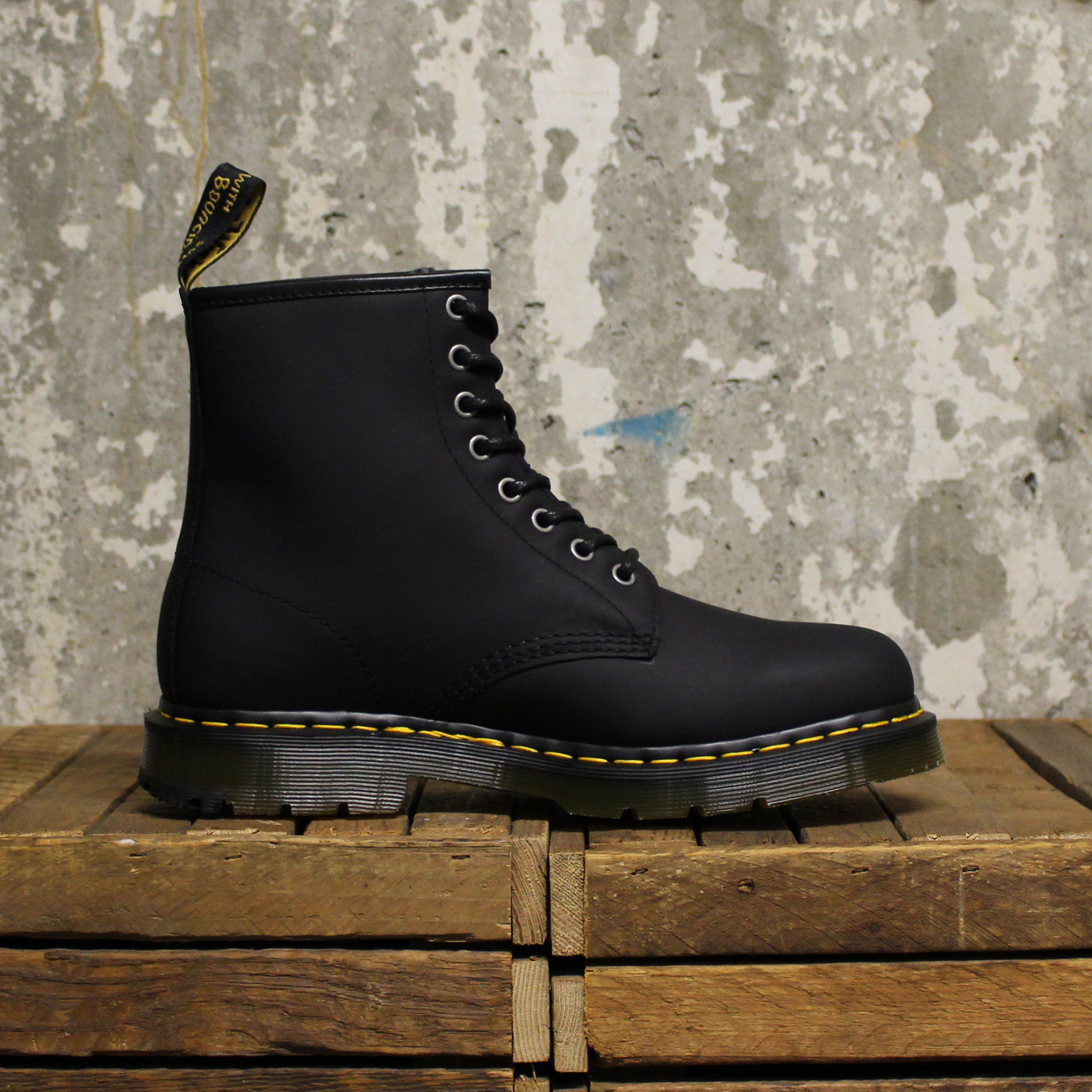 dr martens boots for snow