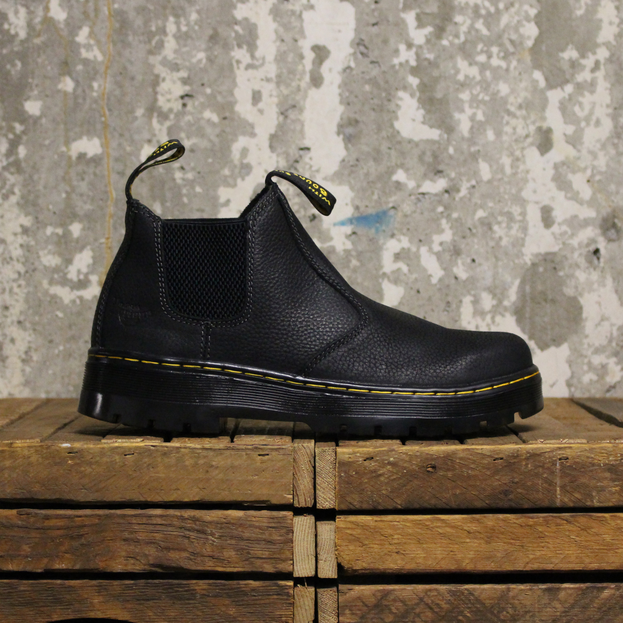 Dr Martens Hardie (Pit Quarter) - Black 