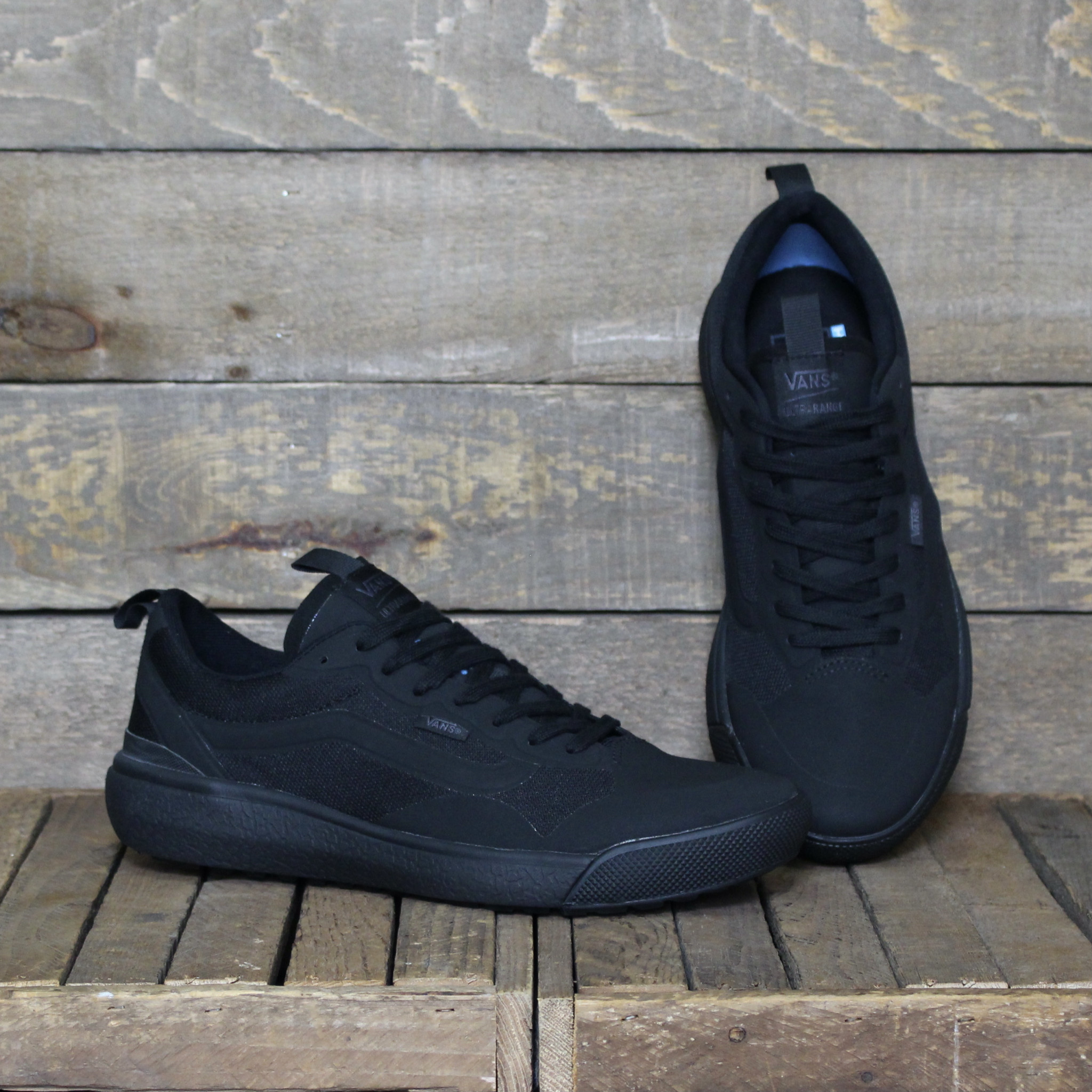 Vans ultrarange hot sale black black