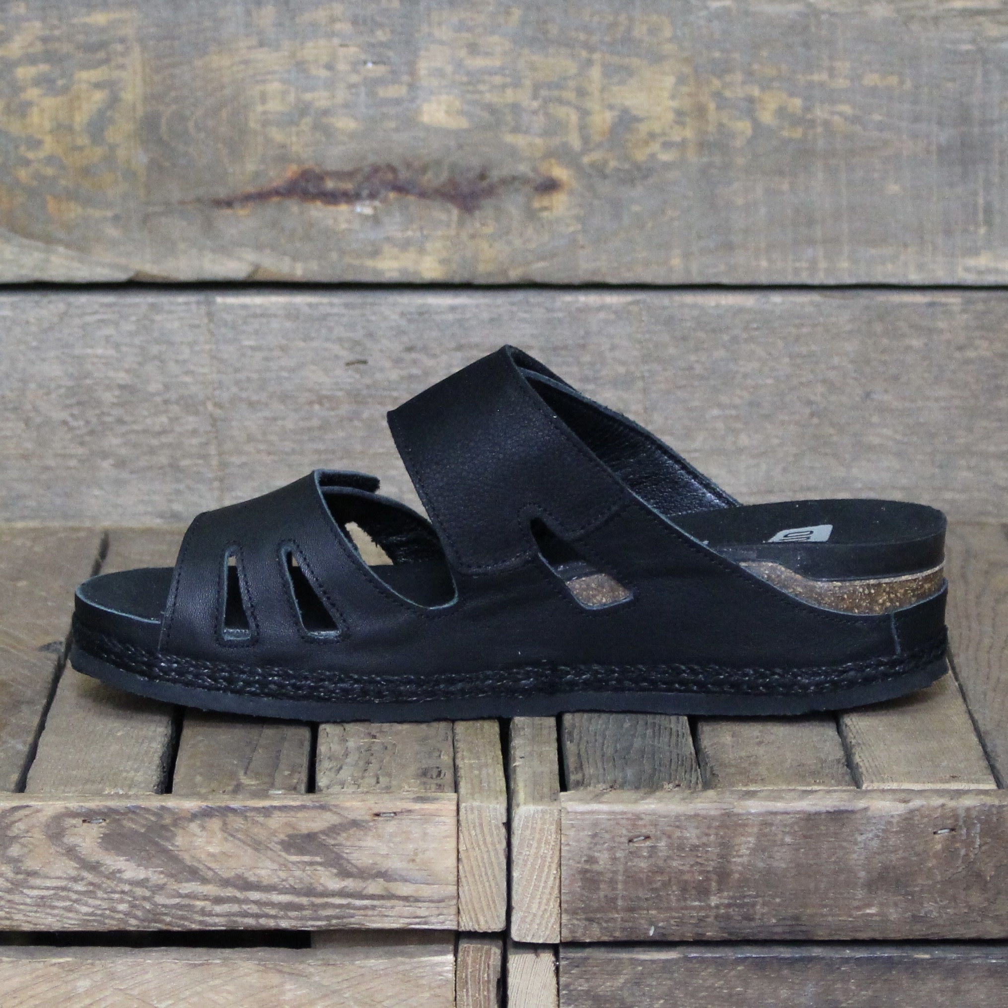 On Foot On Foot - 222 Albani Women Sandals - Black