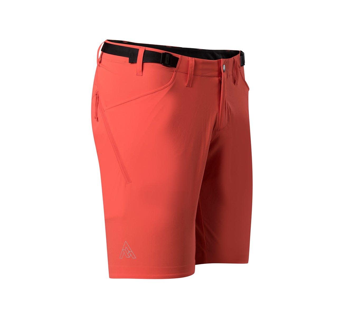 7 Mesh, Women's Farside Short, Guava, (Md)