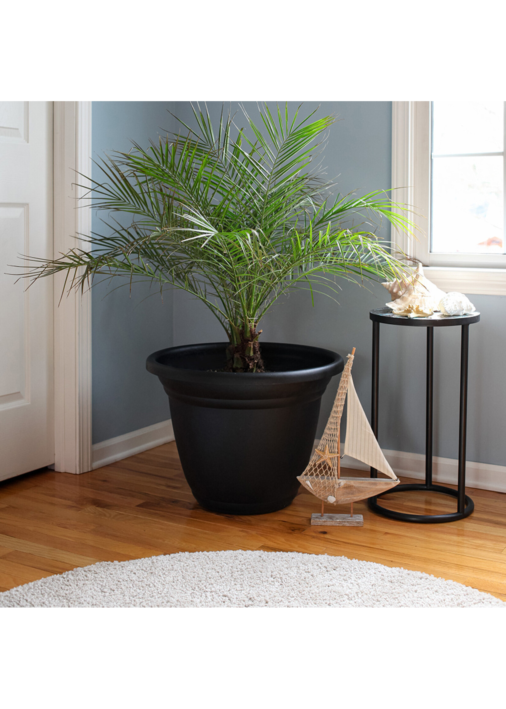 THE HC COMPANIES, INC. 22 Inch Mojave Planter