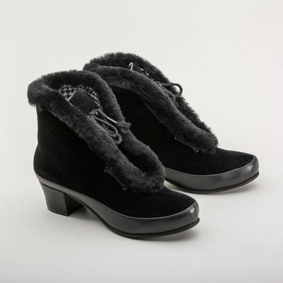 Royal Vintage Aspen Retro Winter Booties (Black)