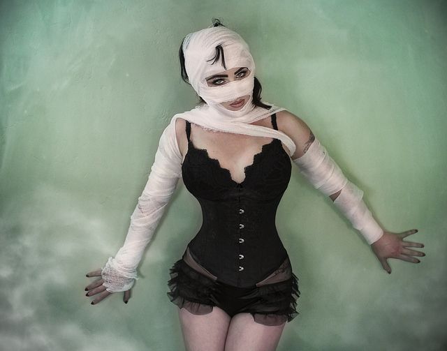 Subspace lingerie shoot with photographer Analisa Ravella!