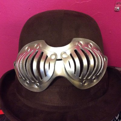 Tom Banwell Designs Eyecage Leather Mask in Silver