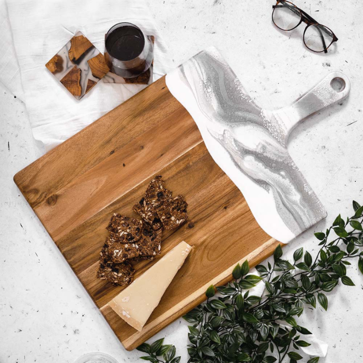 Lynn & Liana Acacia Cheese Board XL