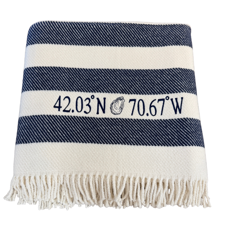 A Soft Idea Duxbury Oyster and Coordinates Throw 55x70