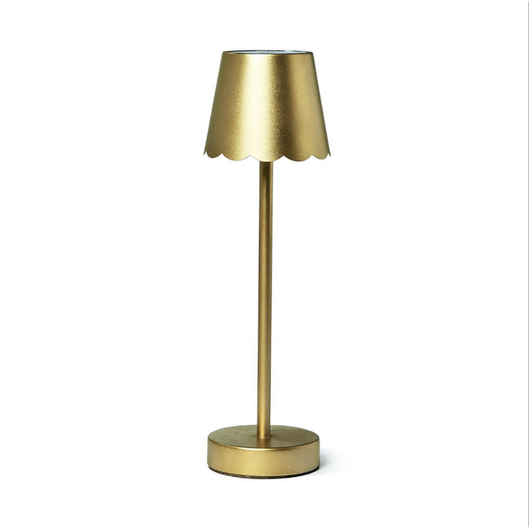 Two's Company Table Lamp w/Scallop Edge Shade gold