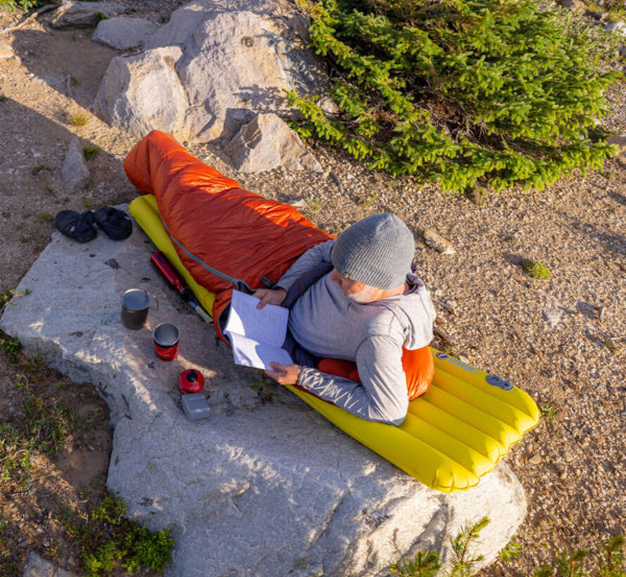 https://cdn.shoplightspeed.com/shops/608154/files/58881759/890x820x1/big-agnes-divide-insulated-sleeping-pad.jpg