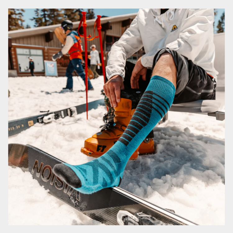 Darn Tough Vermont Men's Edge OTC Midweight Ski & Snowboard Sock