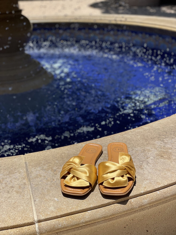 CB Designs sorrento flat