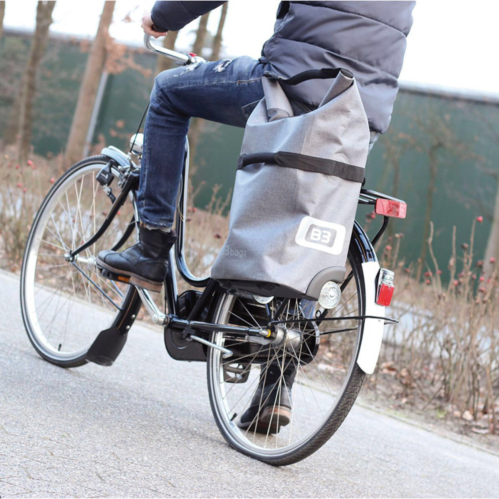 B&W B&W B3 Rolling Convertible Pannier, White