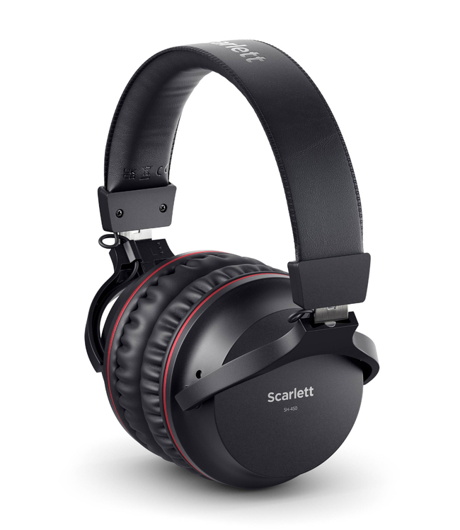 Focusrite Scarlett 2i2 4th Gen USB Audio Interface Studio Bundle