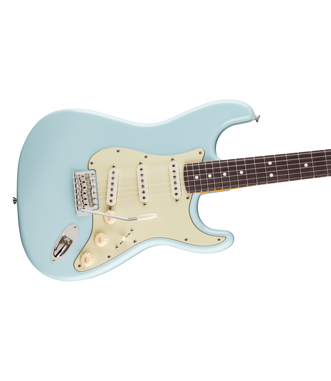 Fender American Professional Classic Stratocaster - Rosewood Fretboard, Daphne Blue