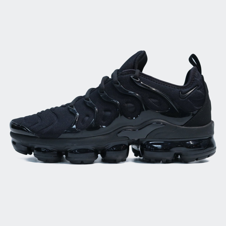 triple grey vapormax plus
