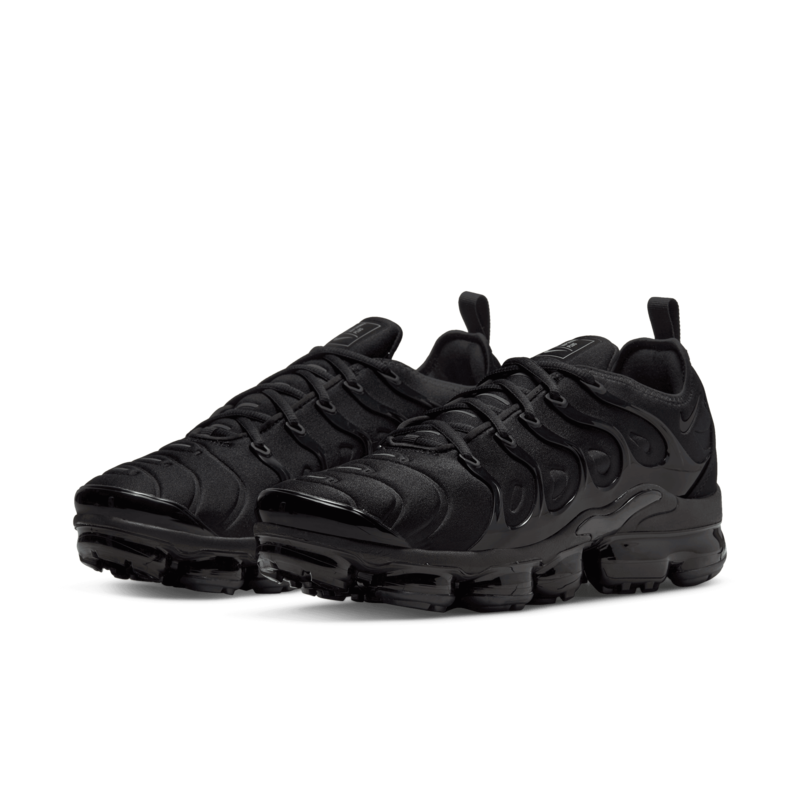 vapormax plus black boys