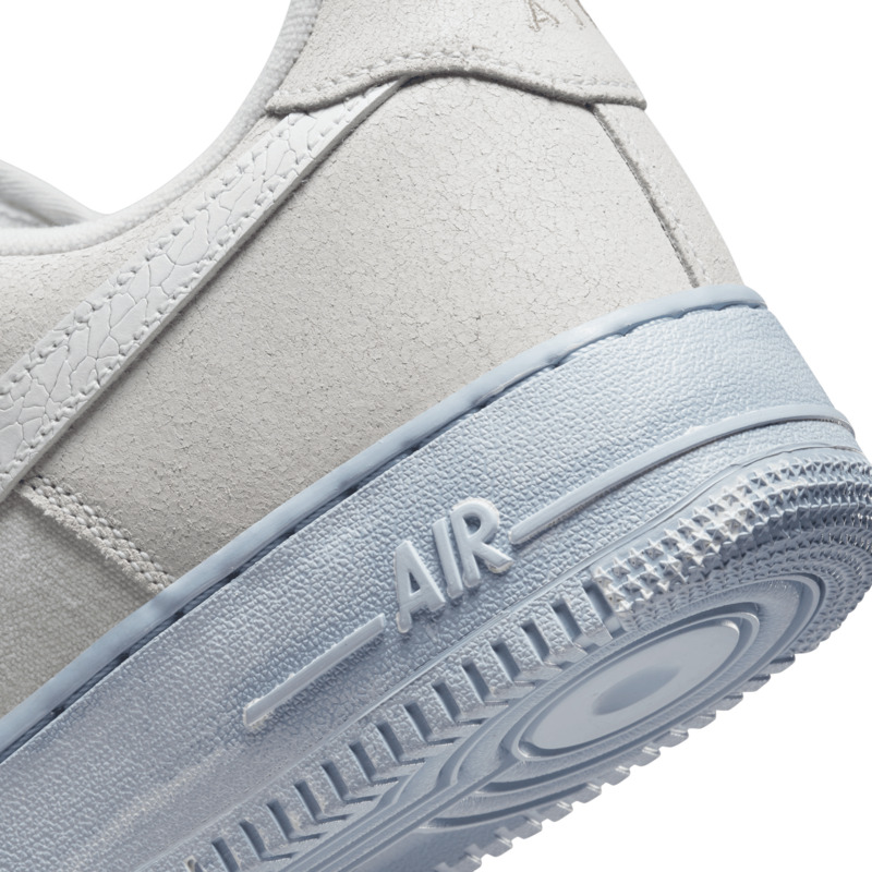 Nike NIKE AIR FORCE 1 '07 LV8 EMB SUMMIT WHITE/WHITE-BLUE WHISPER DV0787-100