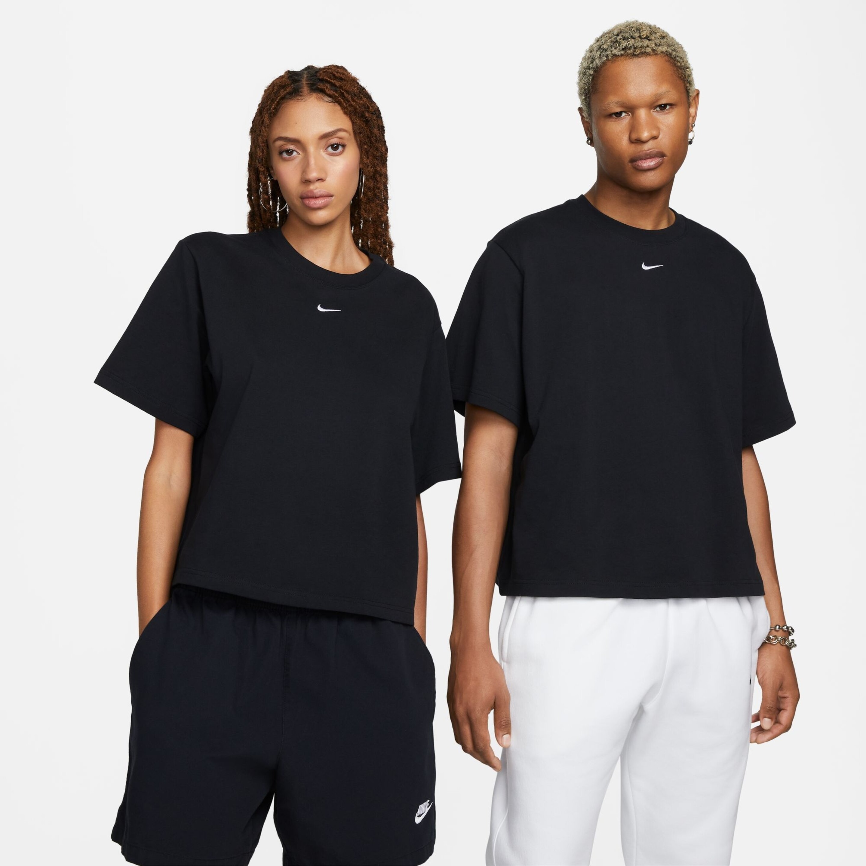 Nike Sportswear Essentials BLACK/WHITE DD1237-010 - Sam Tabak