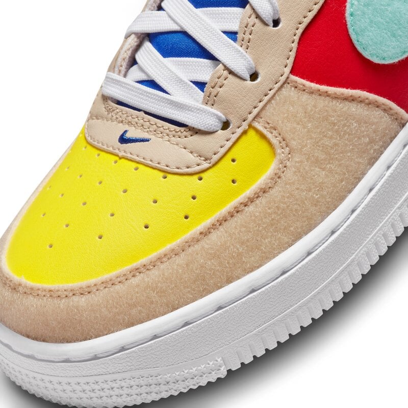 Nike Air Force 1 LV8 Sneakers