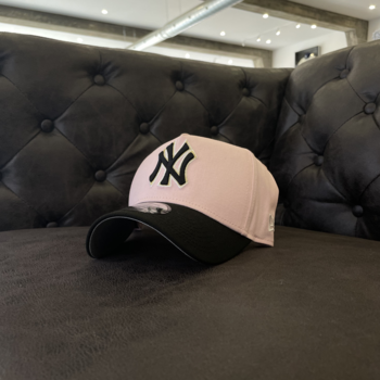 New Era New Era 940 9FortyA Frame New York Yankees Pink Paradise Pink Black Gold