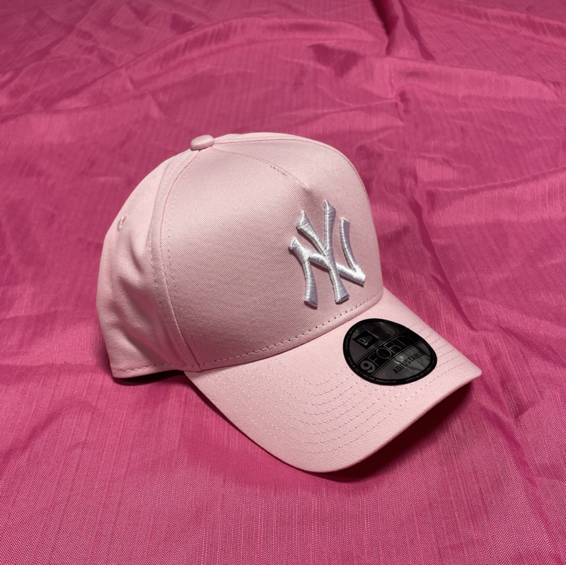 New Era New Era 940 9Forty A Frame "For The Love of" Pack New York Yankees Pink White