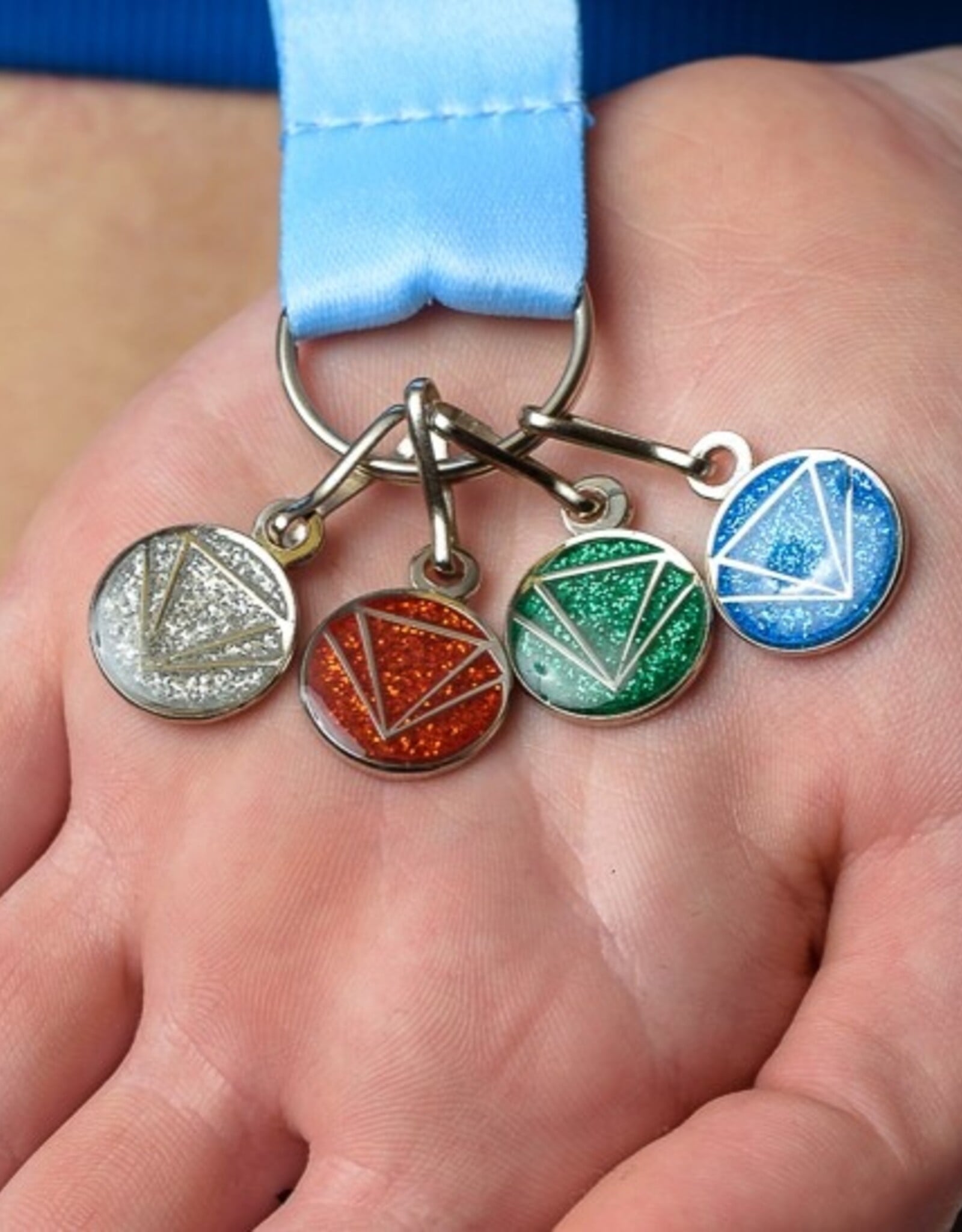 SPOTLIGHT GROUP PLACEMENT CHARMS