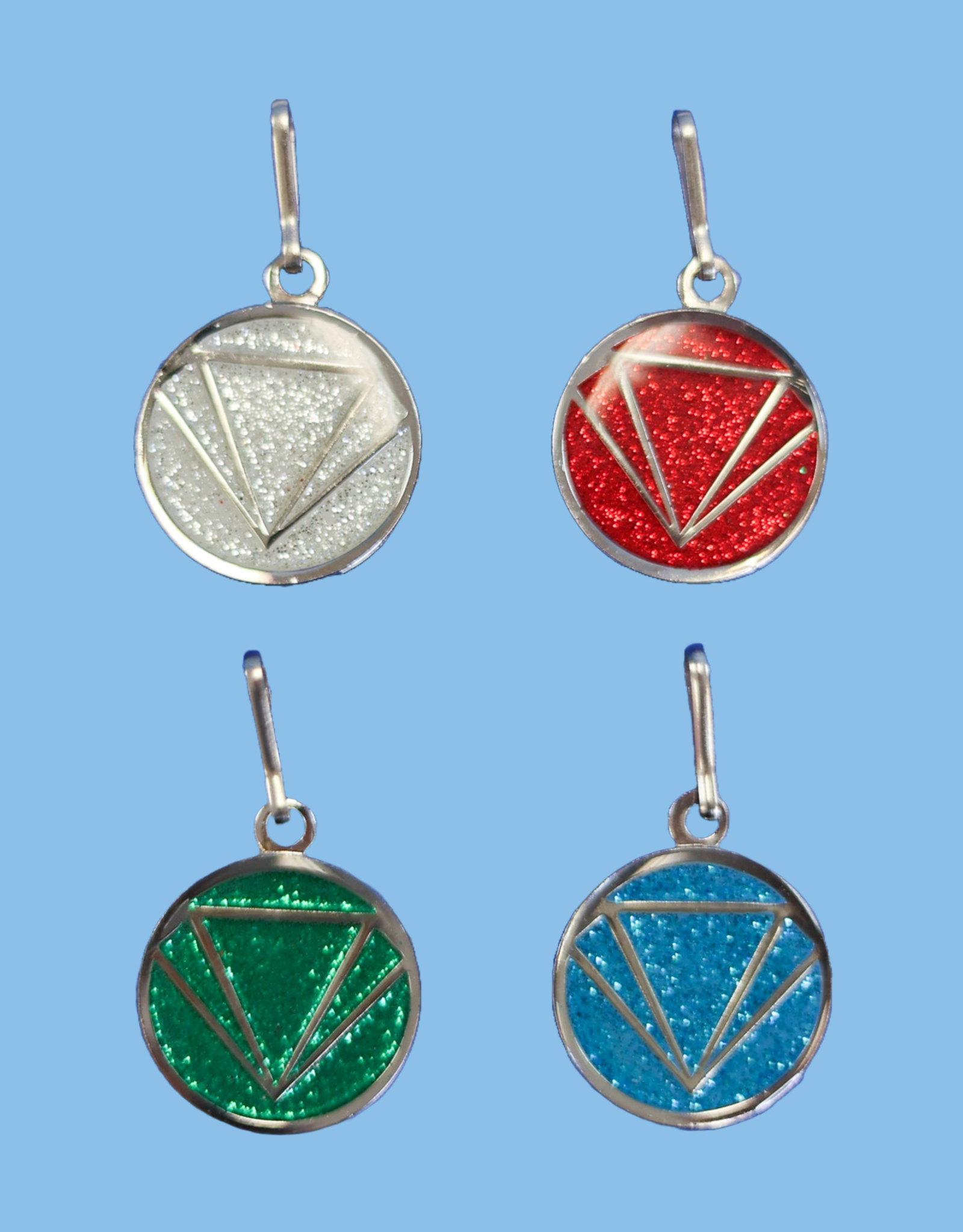 SPOTLIGHT GROUP PLACEMENT CHARMS