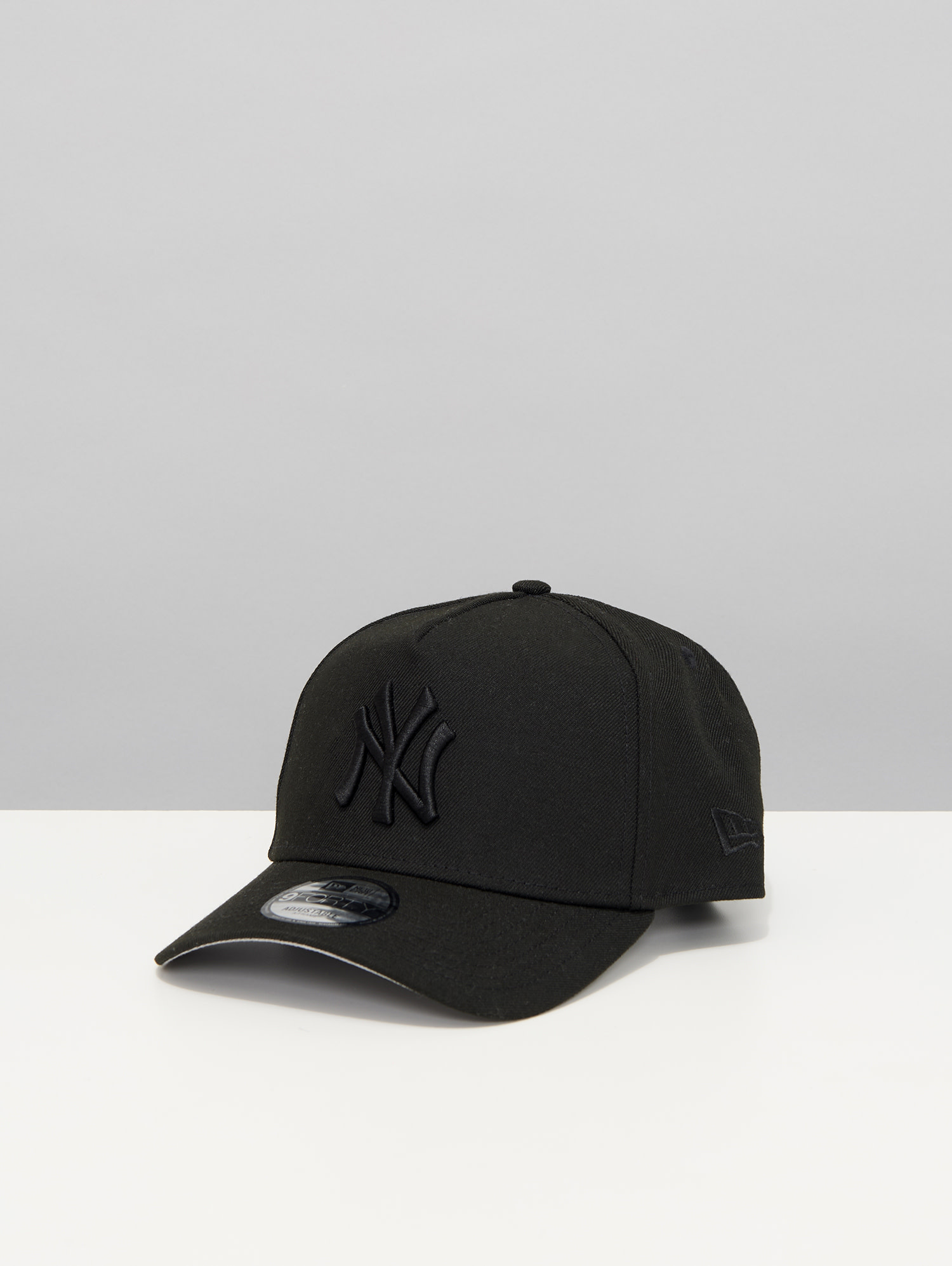 New Era New York Yankees Black on Black 9FORTY A Frame Snapback