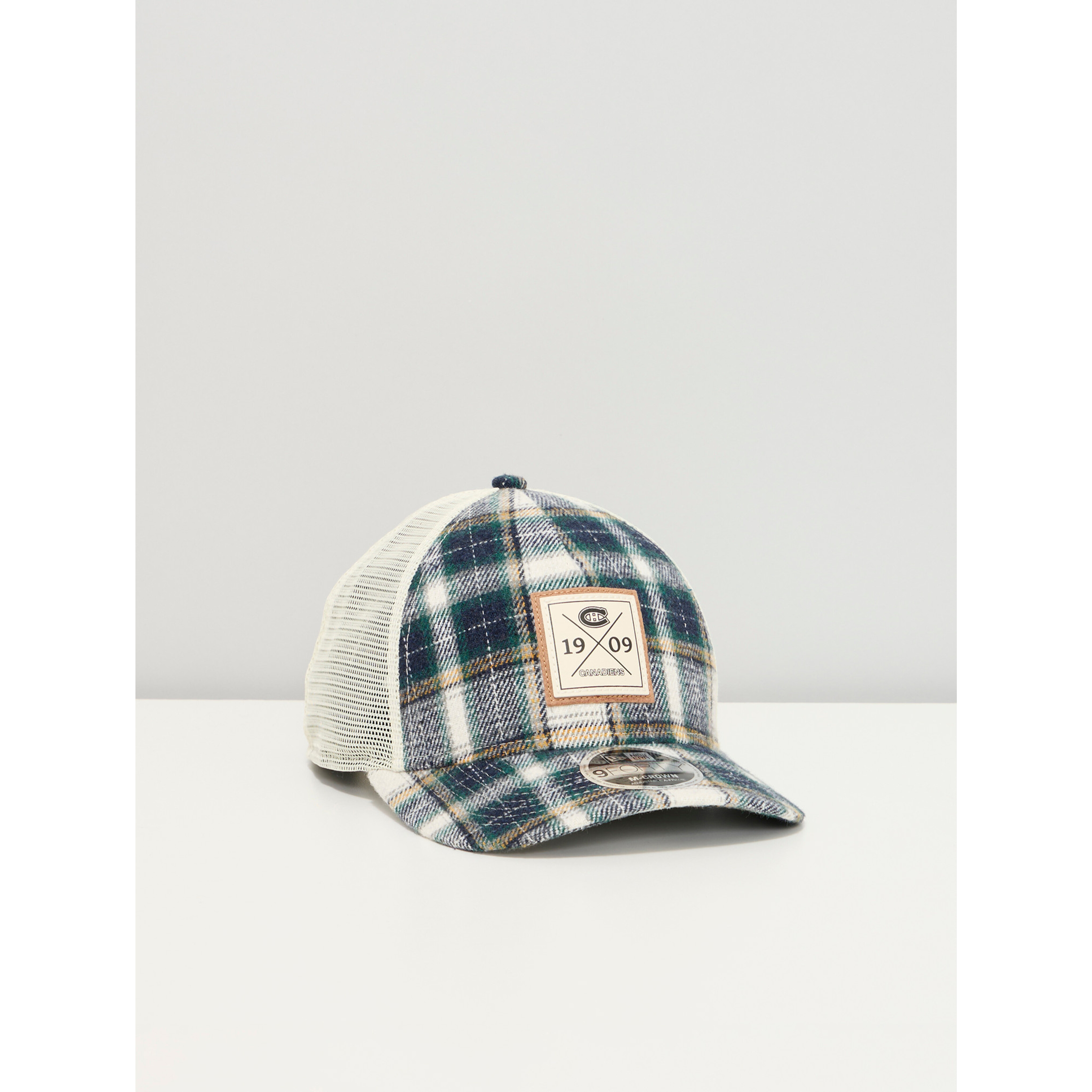 Montreal Canadiens 9FORTY M-Crown Plaid Patch Snapback - Tricolore