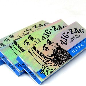 Zig Zag Ultra Thin 1 1/4 Rolling Papers Zig Zag Ultra Thin 1 1/4 Rolling Papers