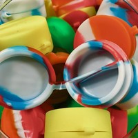 Silicone Non-Stick Container - 2 in 1 Puck