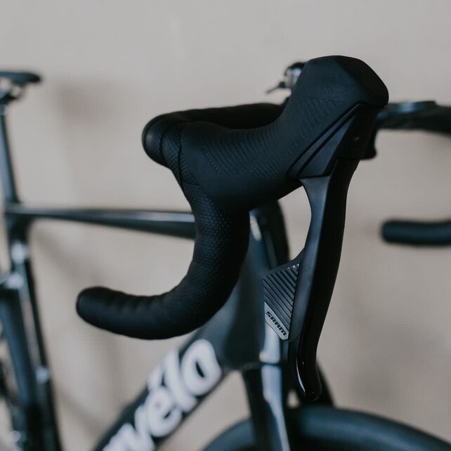 CALEDONIA-5 RIVAL AXS FIVE BLACK SIZE 54